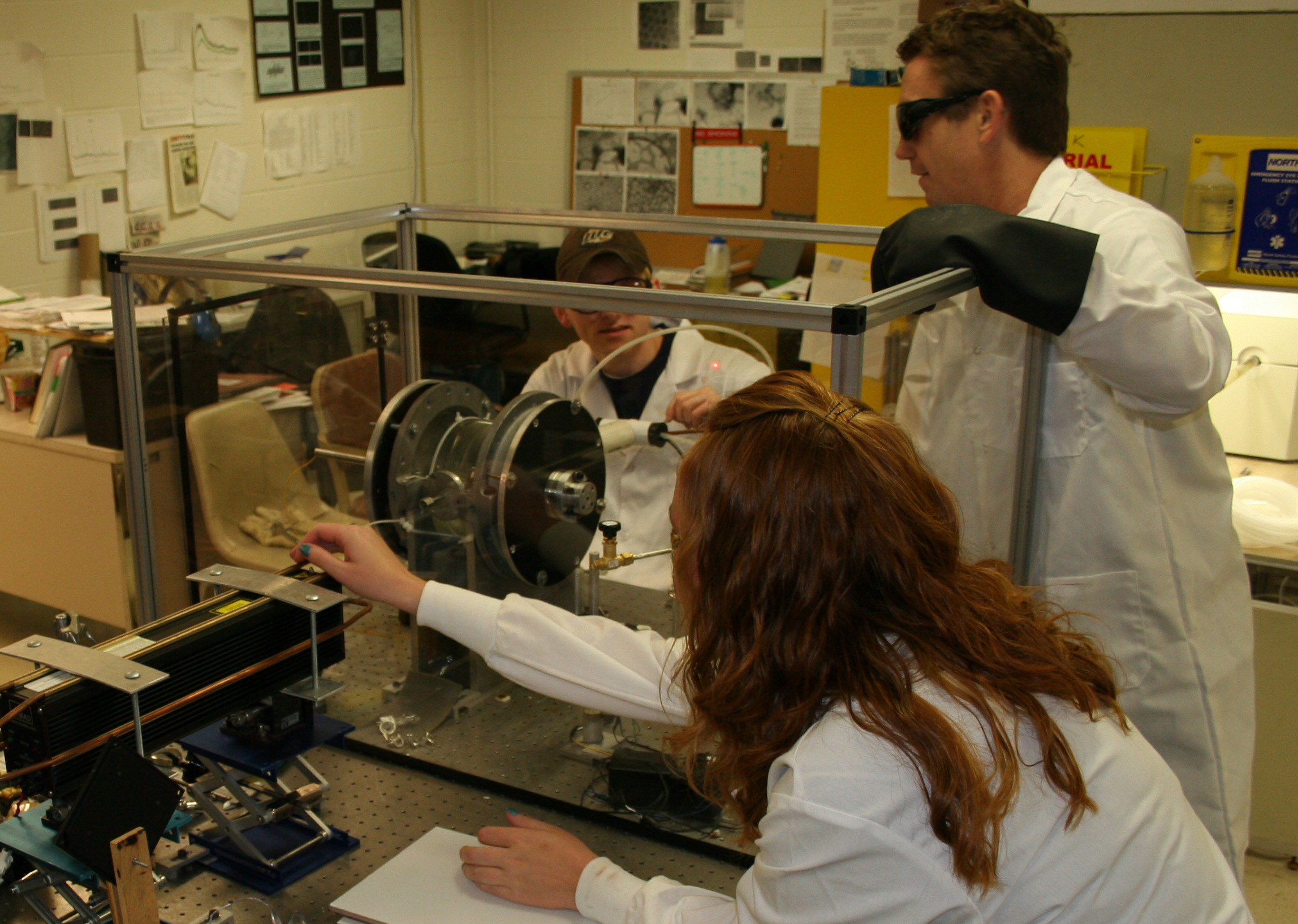 Laser-assisted spray pyrolysis system