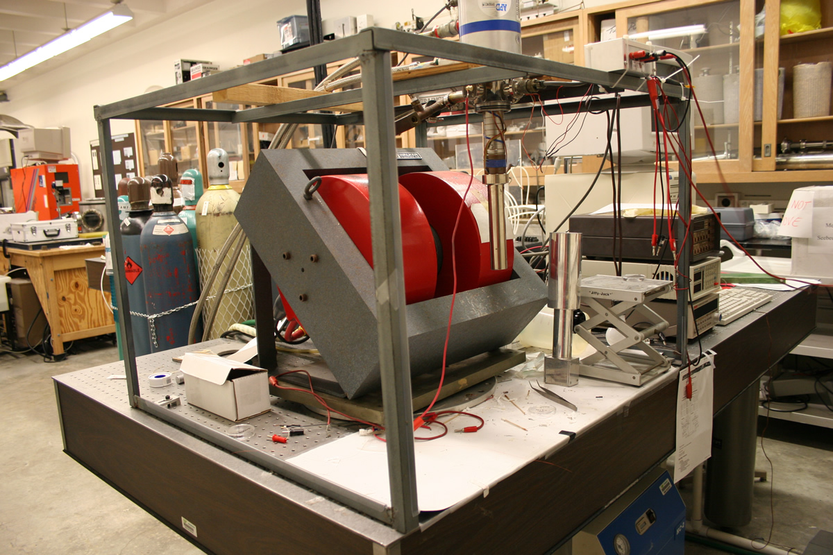 Hall effect measurement capable of making measurements at temperatures down to 15 K